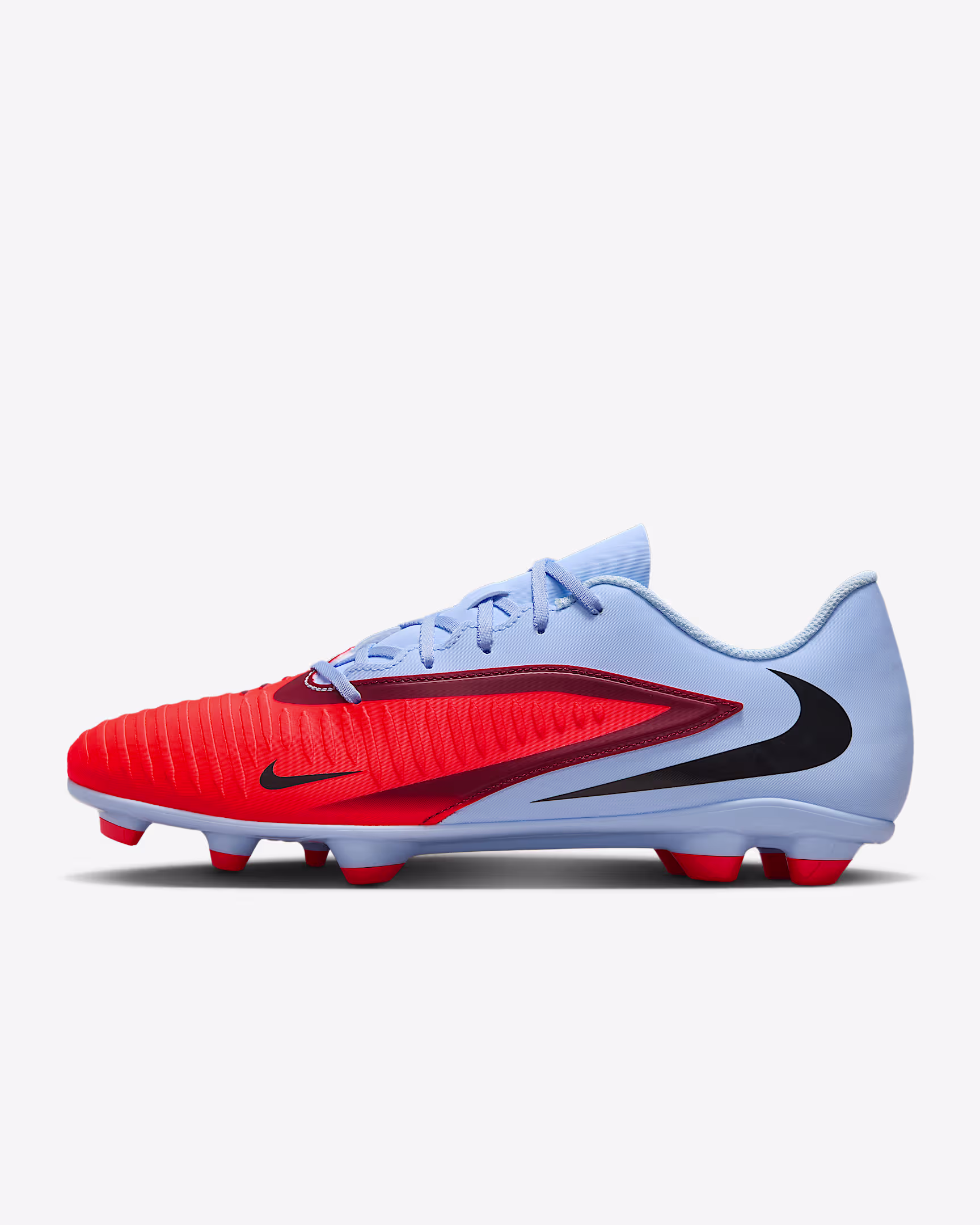 Nike Phantom 6 Low Club MG – gray and red soccer cleats with black Swoosh, low-cut design, and lace closure for firm and artificial ground
